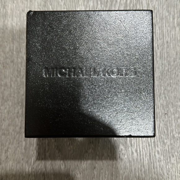 Michael Kors Watch - Picture 3 of 4